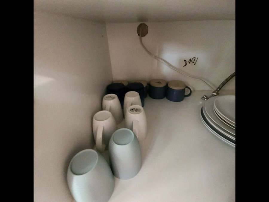 To Let 1 Bedroom Property for Rent in Waverley Gauteng