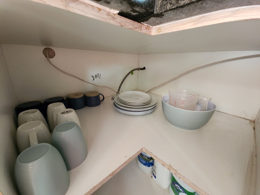 To Let 1 Bedroom Property for Rent in Waverley Gauteng