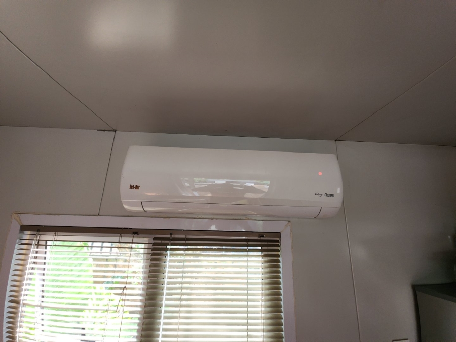 To Let 1 Bedroom Property for Rent in Waverley Gauteng