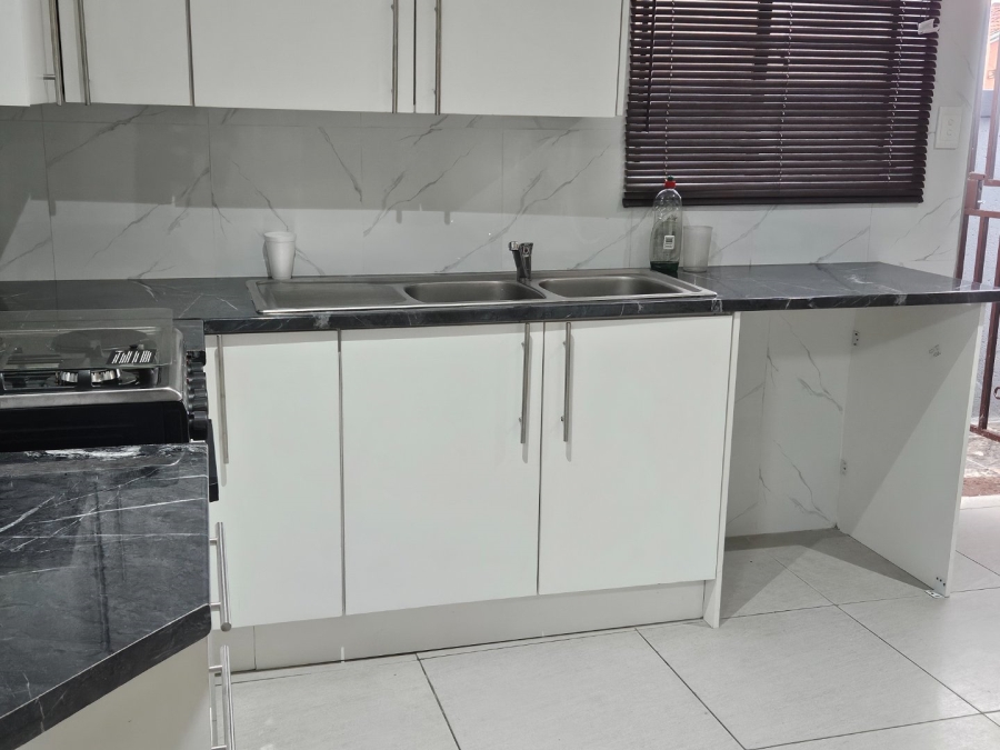 3 Bedroom Property for Sale in Etwatwa Gauteng