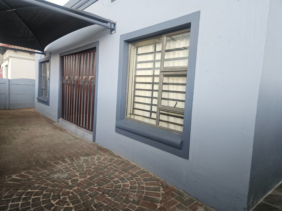 3 Bedroom Property for Sale in Etwatwa Gauteng