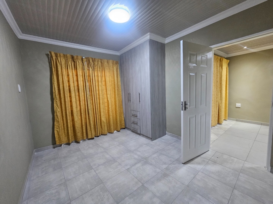 3 Bedroom Property for Sale in Etwatwa Gauteng