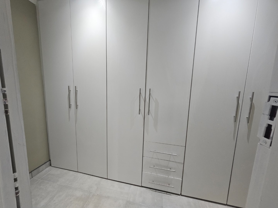 3 Bedroom Property for Sale in Etwatwa Gauteng