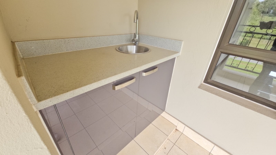 To Let 2 Bedroom Property for Rent in Carlswald Gauteng