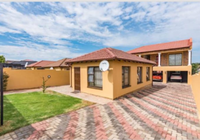 To Let 3 Bedroom Property for Rent in Mindalore Gauteng