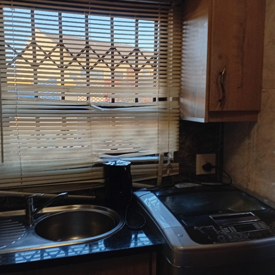 To Let 3 Bedroom Property for Rent in Mindalore Gauteng