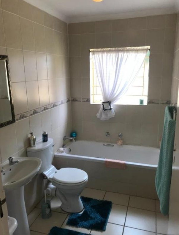 To Let 3 Bedroom Property for Rent in Weltevreden Park Gauteng
