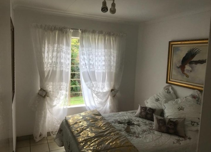 To Let 3 Bedroom Property for Rent in Weltevreden Park Gauteng