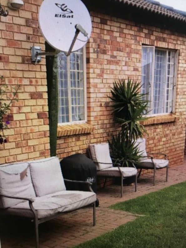 To Let 3 Bedroom Property for Rent in Weltevreden Park Gauteng