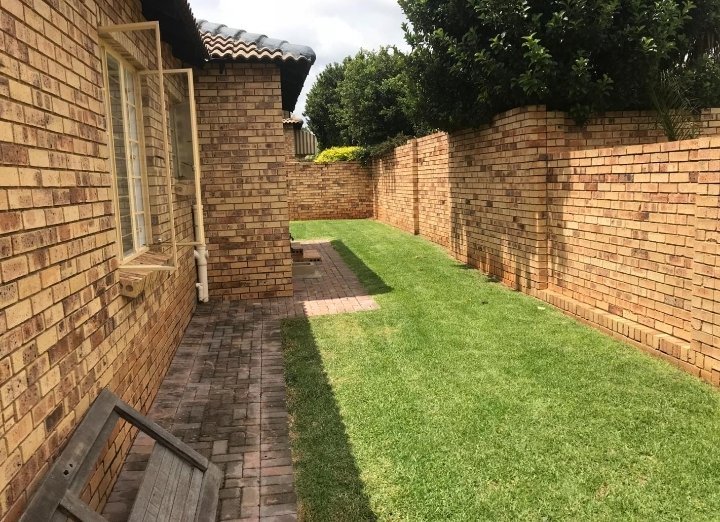To Let 3 Bedroom Property for Rent in Weltevreden Park Gauteng