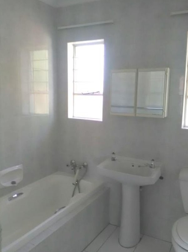 To Let 2 Bedroom Property for Rent in Fairland Gauteng