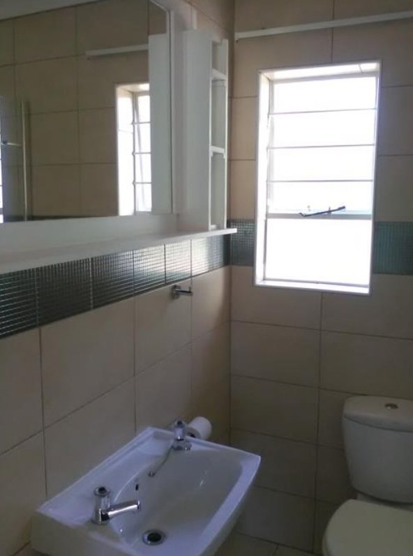 To Let 2 Bedroom Property for Rent in Fairland Gauteng