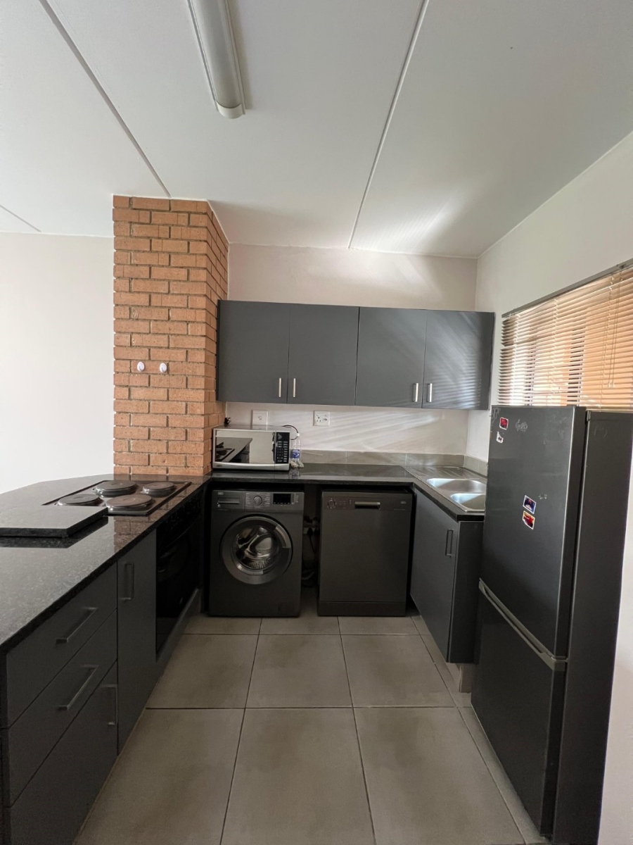2 Bedroom Property for Sale in Waterfall Ridge Gauteng