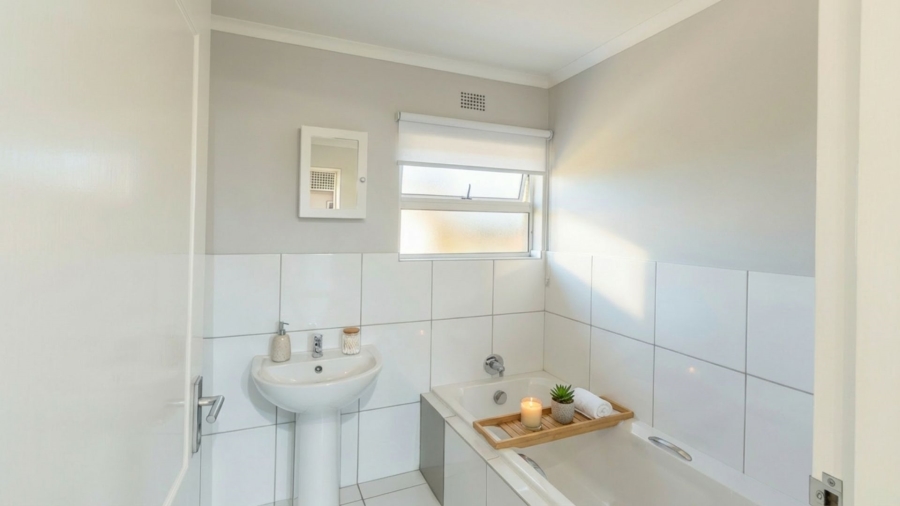 3 Bedroom Property for Sale in Windmill Park Gauteng