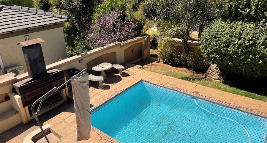 6 Bedroom Property for Sale in Blue Valley Golf Estate Gauteng