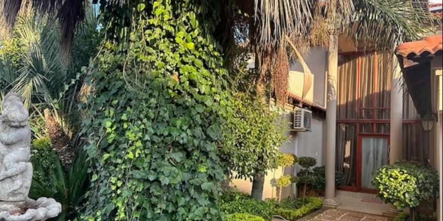 6 Bedroom Property for Sale in Blue Valley Golf Estate Gauteng