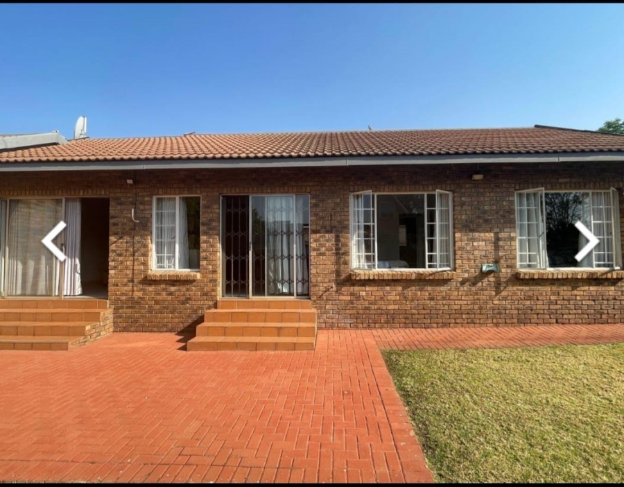 3 Bedroom Property for Sale in Eldoraigne Gauteng