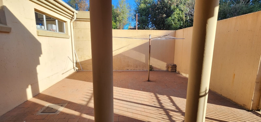 To Let 4 Bedroom Property for Rent in Eldoraigne Gauteng