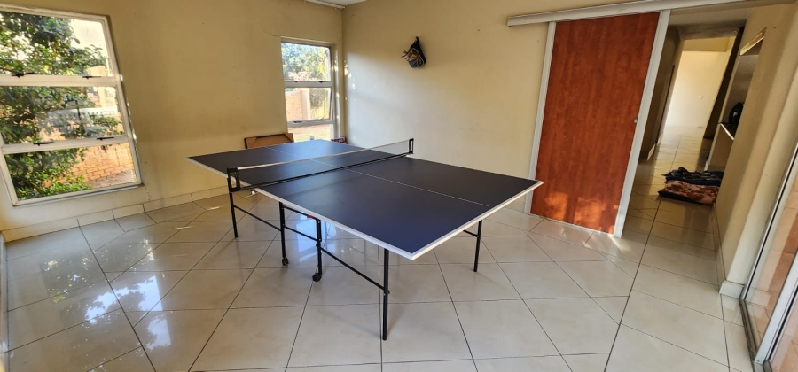 To Let 4 Bedroom Property for Rent in Eldoraigne Gauteng