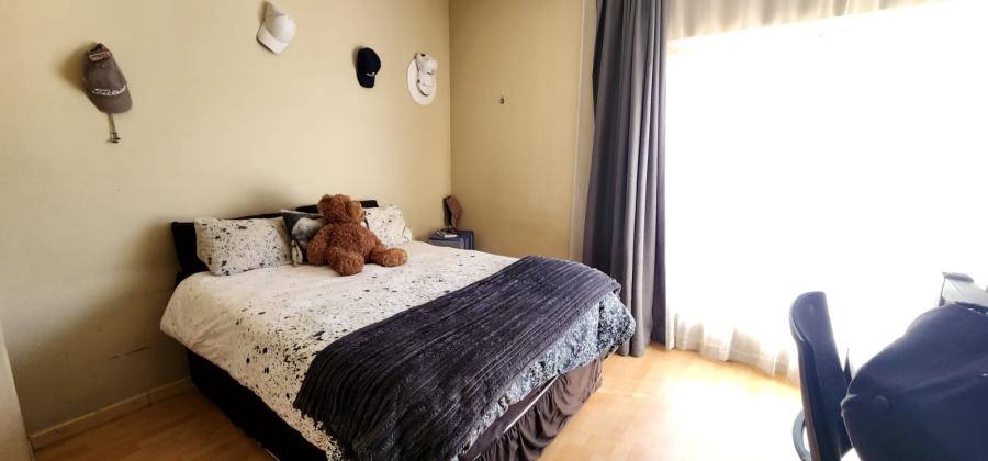 To Let 4 Bedroom Property for Rent in Eldoraigne Gauteng