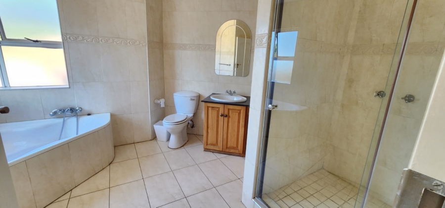 To Let 4 Bedroom Property for Rent in Eldoraigne Gauteng