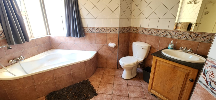 To Let 4 Bedroom Property for Rent in Eldoraigne Gauteng