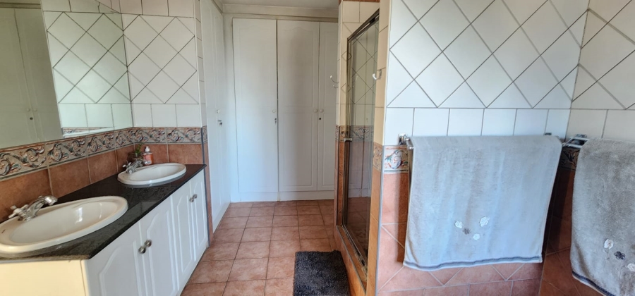 To Let 4 Bedroom Property for Rent in Eldoraigne Gauteng