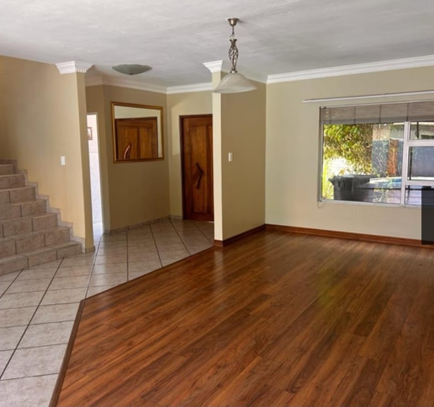 To Let 4 Bedroom Property for Rent in Eldoraigne Gauteng