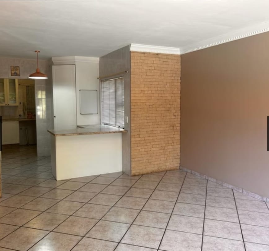 To Let 4 Bedroom Property for Rent in Eldoraigne Gauteng