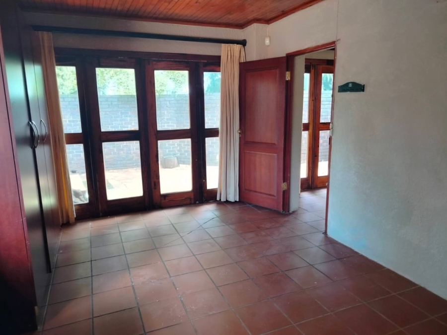 To Let 1 Bedroom Property for Rent in Fairland Gauteng