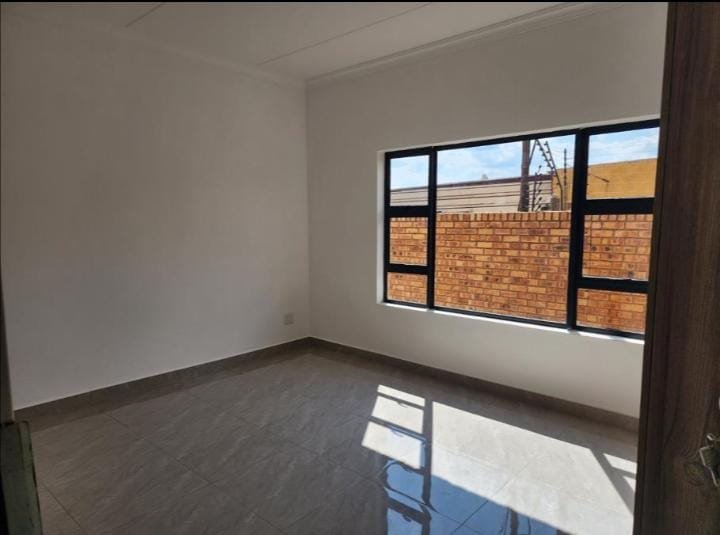 To Let 2 Bedroom Property for Rent in Witfield Gauteng