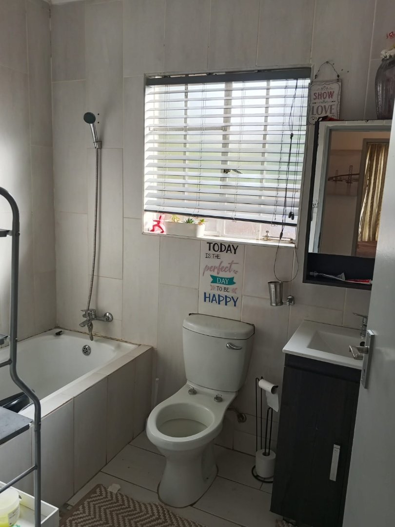 To Let 2 Bedroom Property for Rent in The Orchards Gauteng