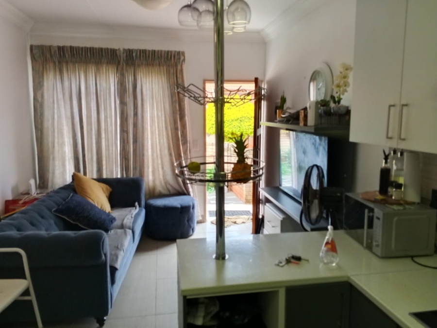 To Let 2 Bedroom Property for Rent in The Orchards Gauteng