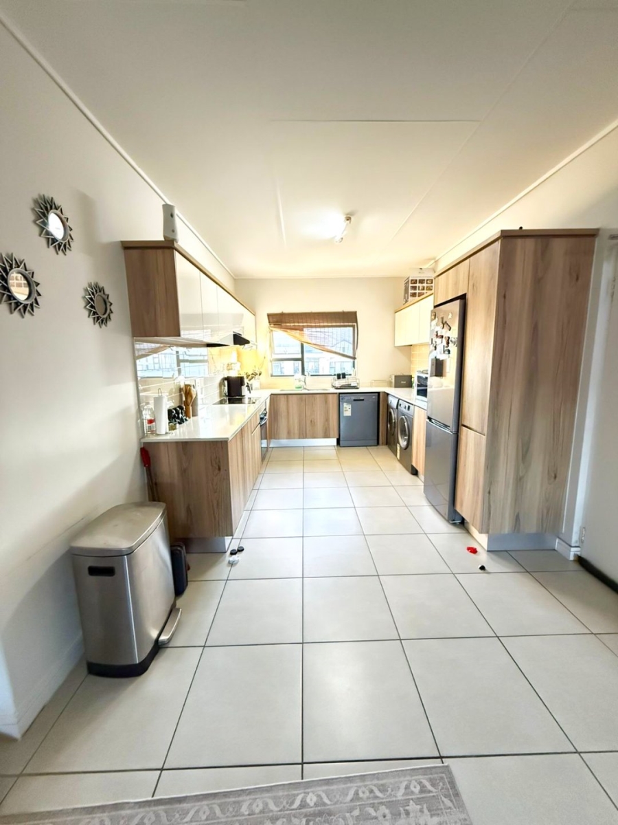 To Let 2 Bedroom Property for Rent in Linbro Park Gauteng
