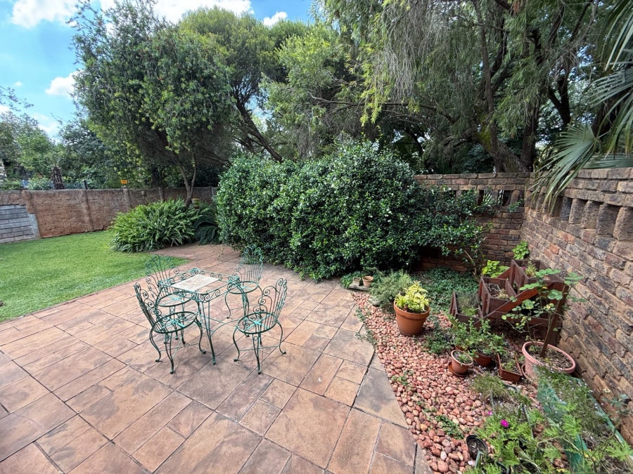 3 Bedroom Property for Sale in Eldoraigne Gauteng