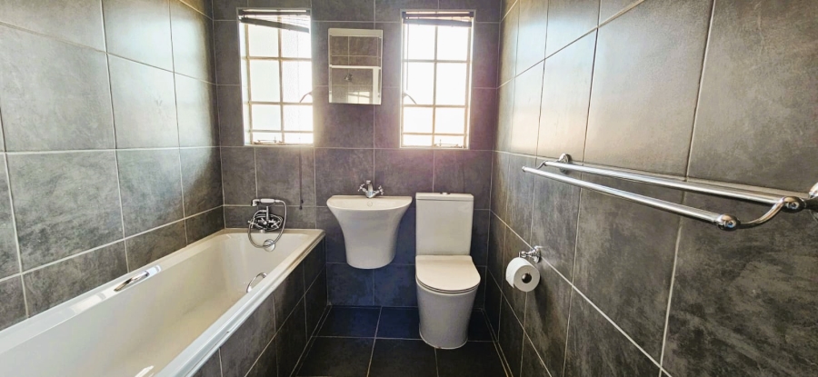 3 Bedroom Property for Sale in Bartlett Gauteng