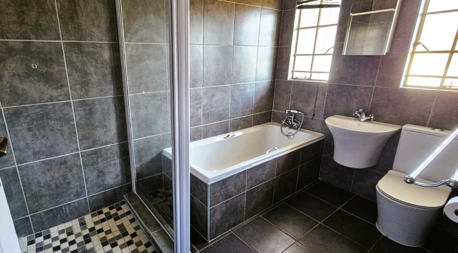 3 Bedroom Property for Sale in Bartlett Gauteng