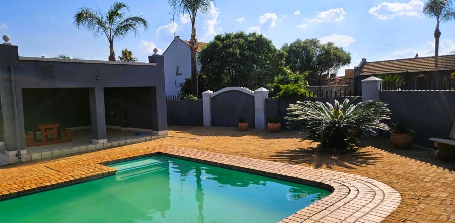 3 Bedroom Property for Sale in Bartlett Gauteng