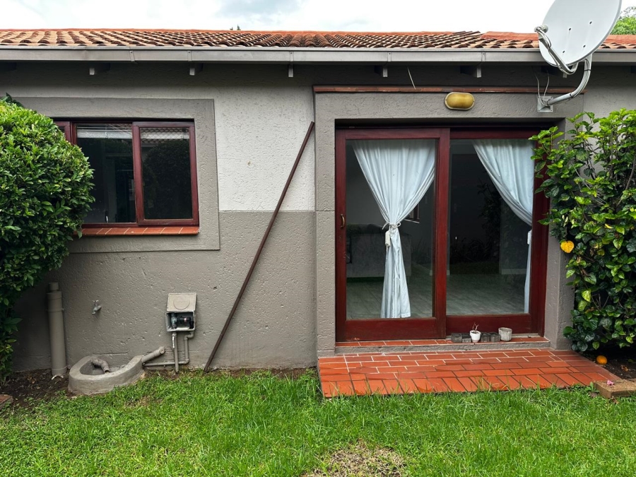 To Let 2 Bedroom Property for Rent in Bromhof Gauteng
