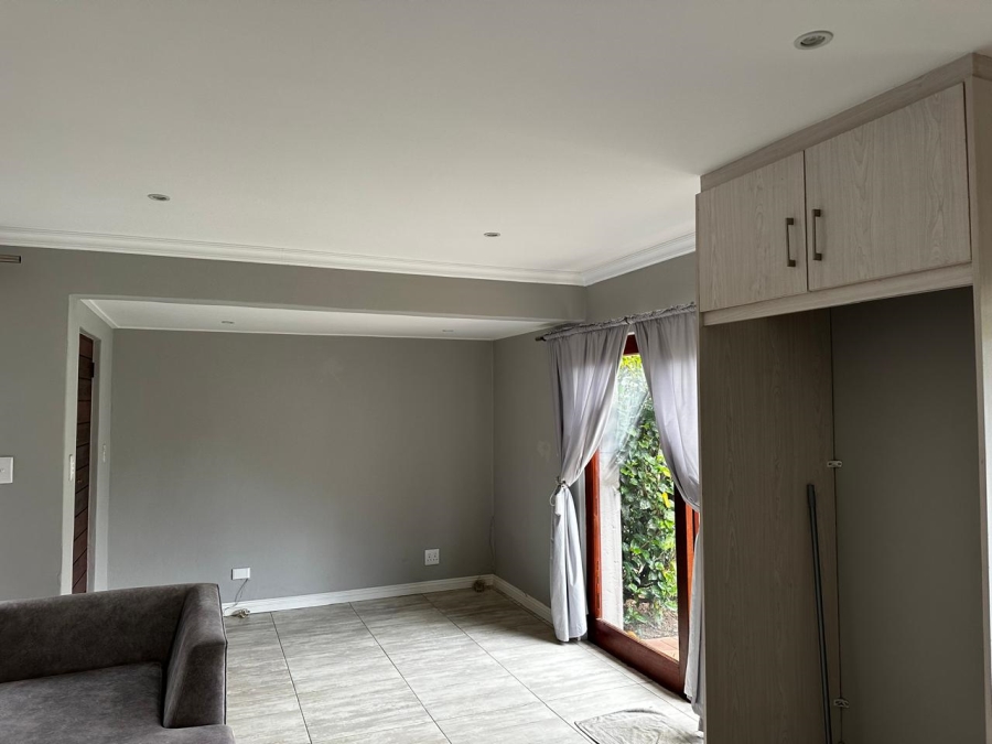 To Let 2 Bedroom Property for Rent in Bromhof Gauteng