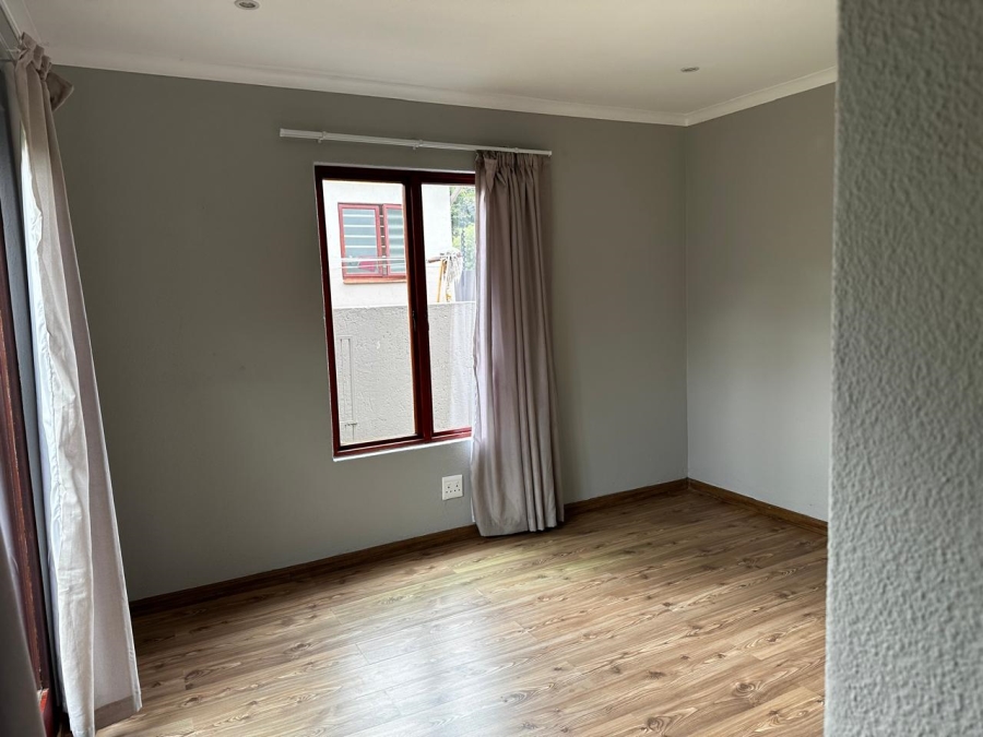 To Let 2 Bedroom Property for Rent in Bromhof Gauteng