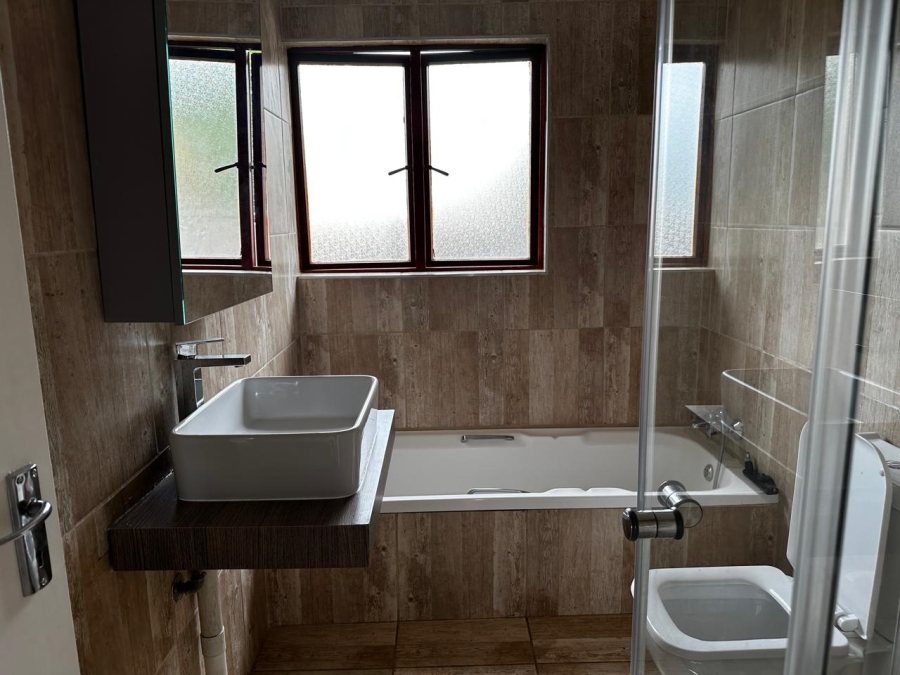 To Let 2 Bedroom Property for Rent in Bromhof Gauteng