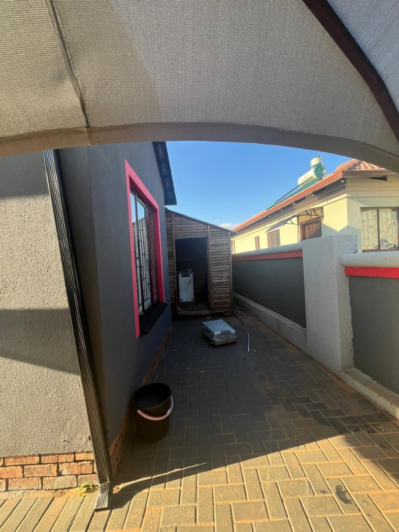 3 Bedroom Property for Sale in Soshanguve VV Gauteng