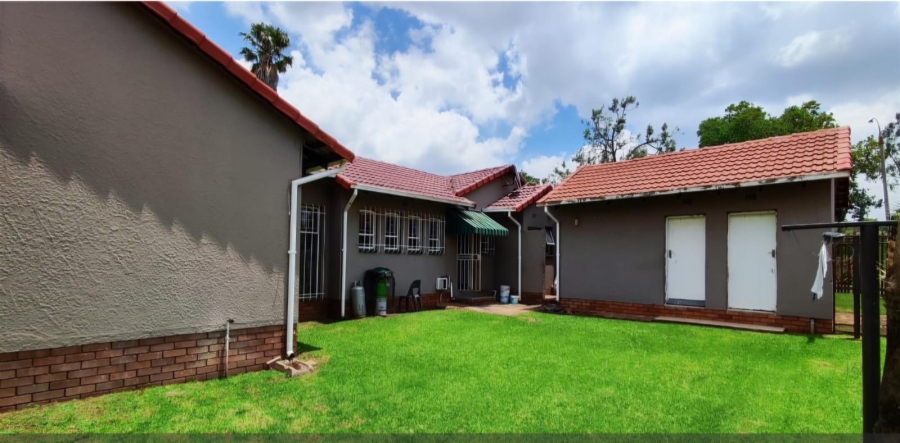 3 Bedroom Property for Sale in Sunward Park Gauteng