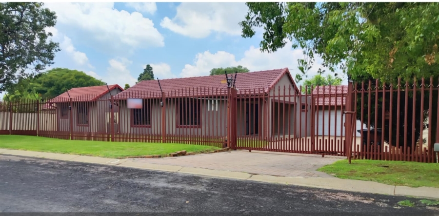 3 Bedroom Property for Sale in Sunward Park Gauteng