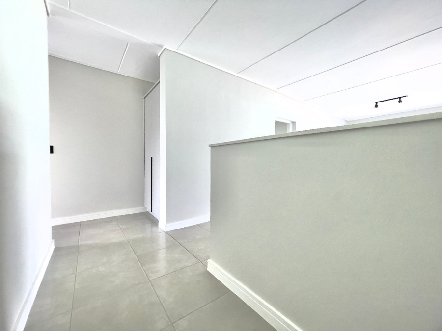 To Let 3 Bedroom Property for Rent in Waterfall Gauteng