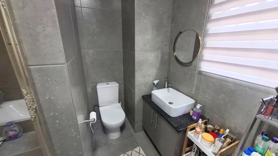 To Let 5 Bedroom Property for Rent in Terenure Gauteng