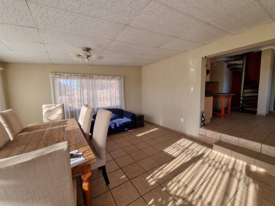To Let 3 Bedroom Property for Rent in Vaaloewer Gauteng