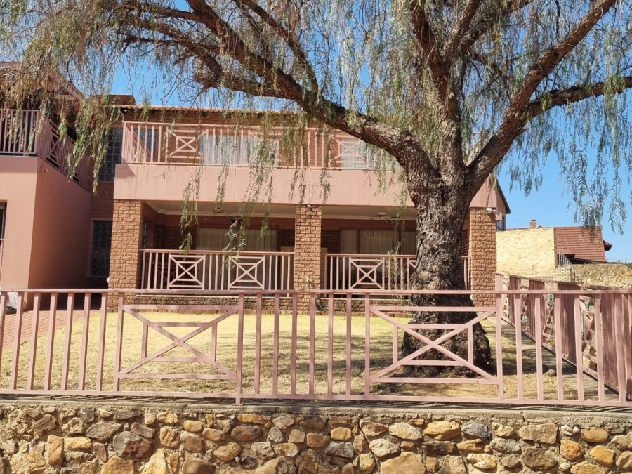 To Let 5 Bedroom Property for Rent in Vaaloewer Gauteng