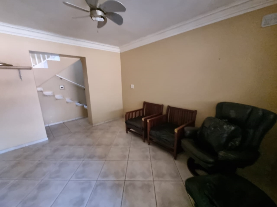 To Let 5 Bedroom Property for Rent in Vaaloewer Gauteng